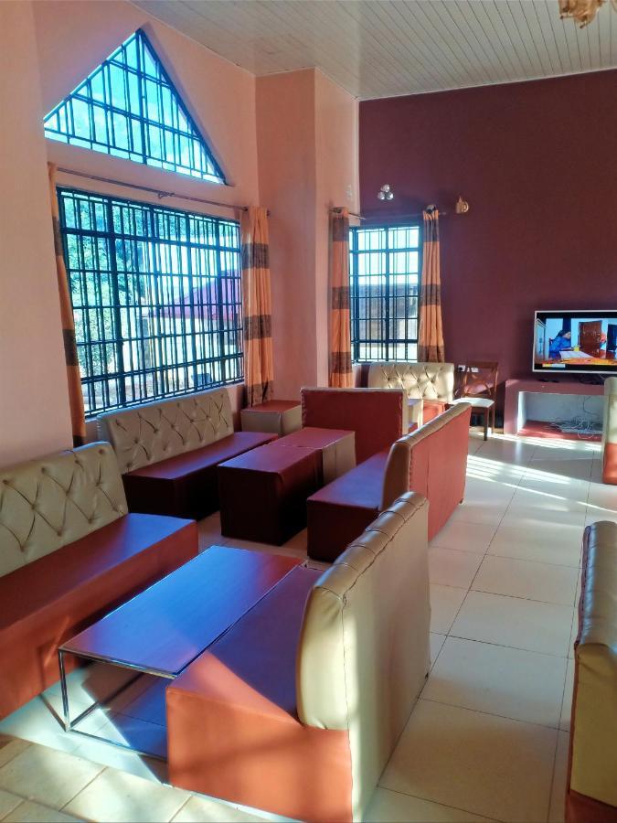 ניירי The Peak Meadows Hotel מראה חיצוני תמונה